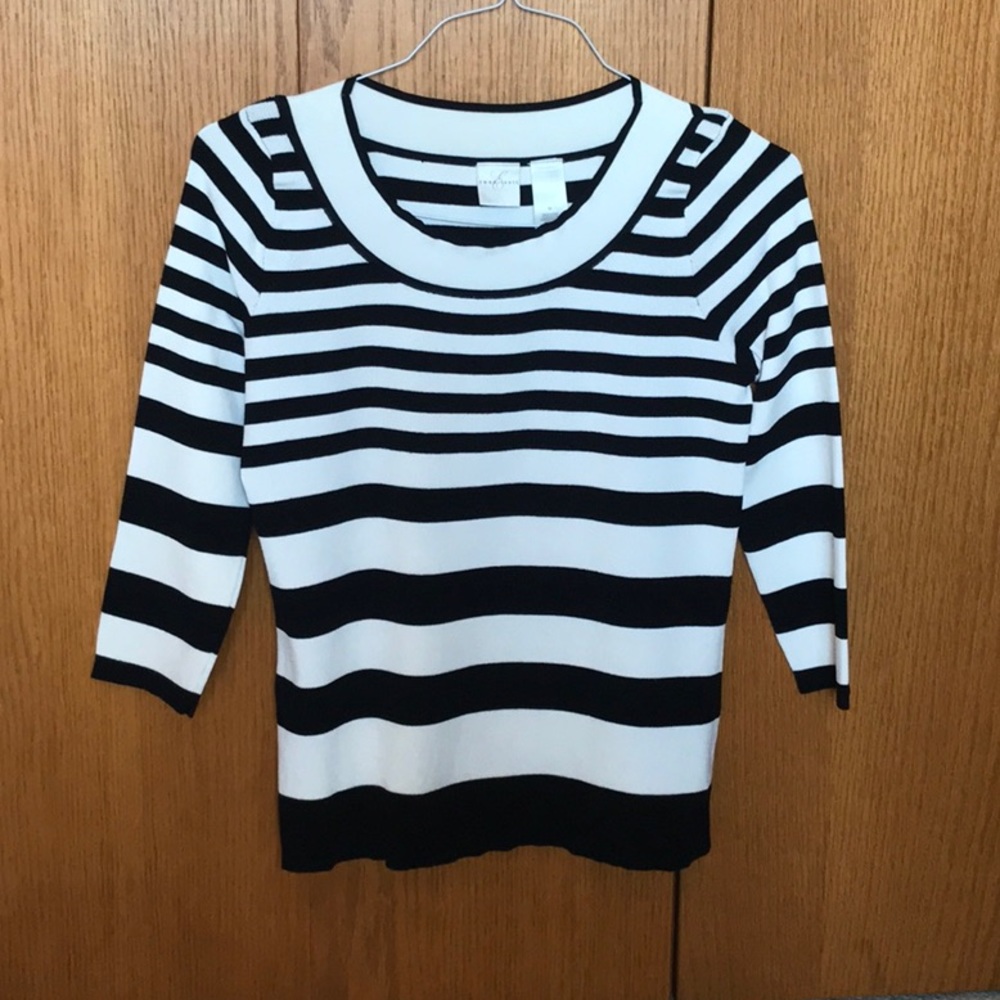 Ladies knit, 3/4 length sleeve top. Size medium.